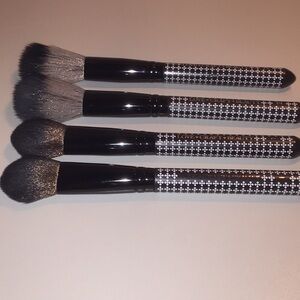 Love craft beauty brushes set of 4 NEW